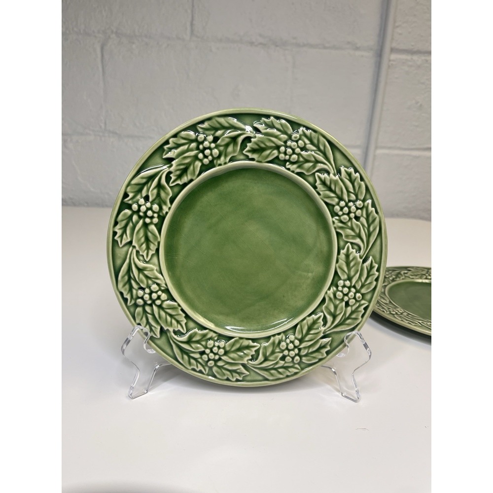 (2) Bordallo Pinhiero Green Christmas Holly Salad Plate 8" Leaves Border - Picture 3 of 8